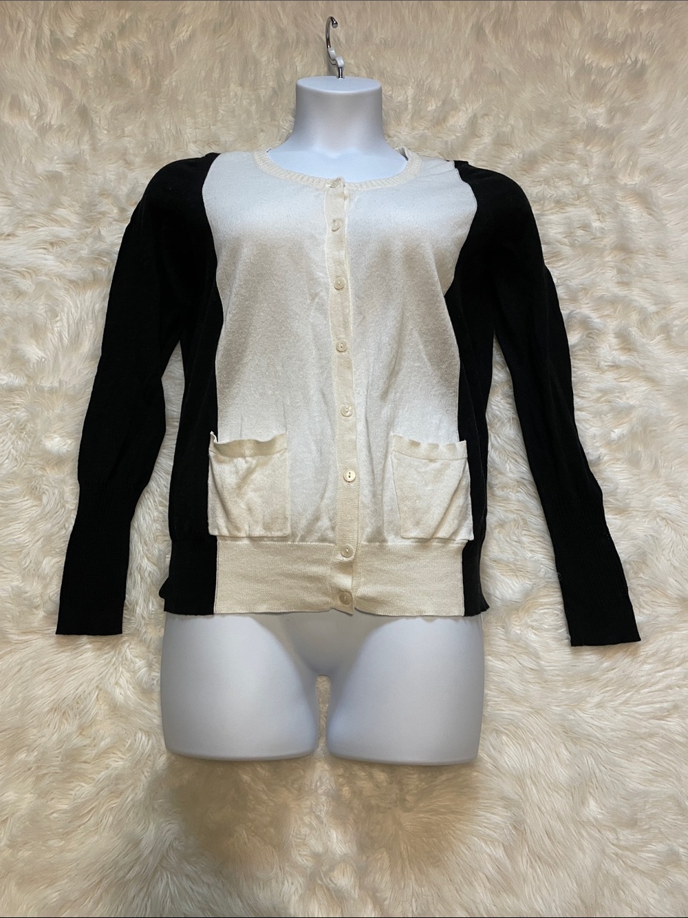 Victoria's Secret Vintage 2013 Black/white Colorblock Button-Front Cardigan Lrg